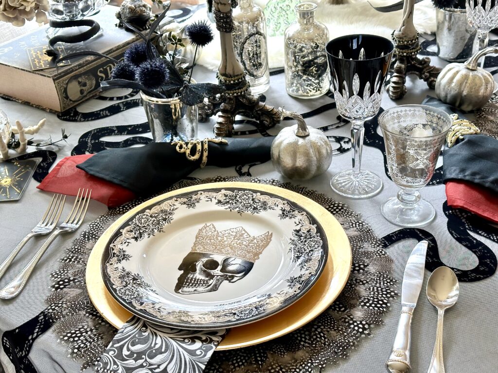 Spooky Manor Halloween Table Design