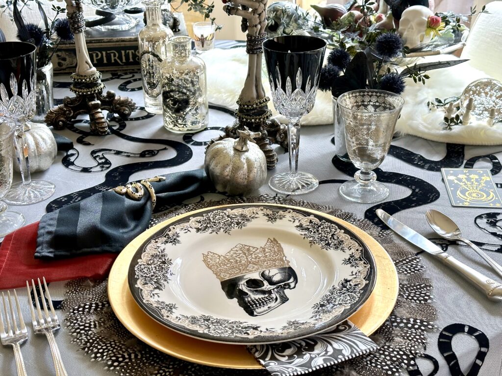 Spooky Manor Halloween Table Design