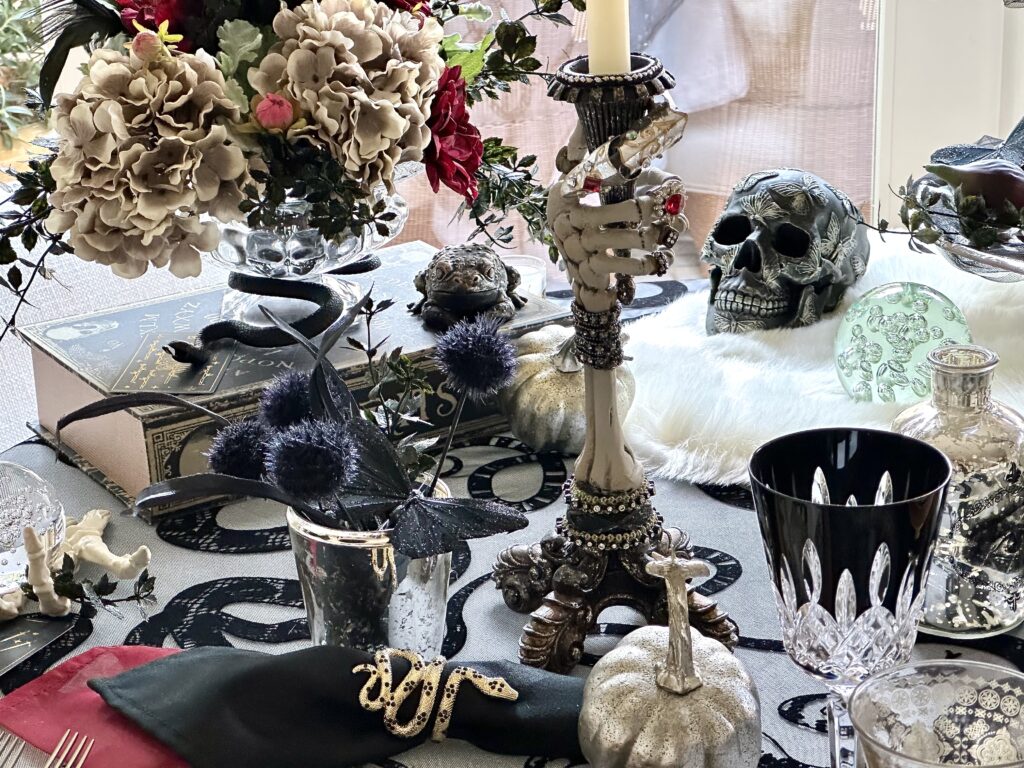 Spooky Manor Halloween Table Design