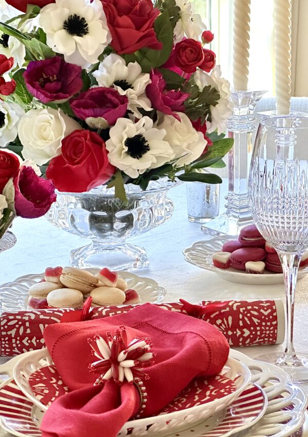 A Red and White Valentine’s Day Tablescape