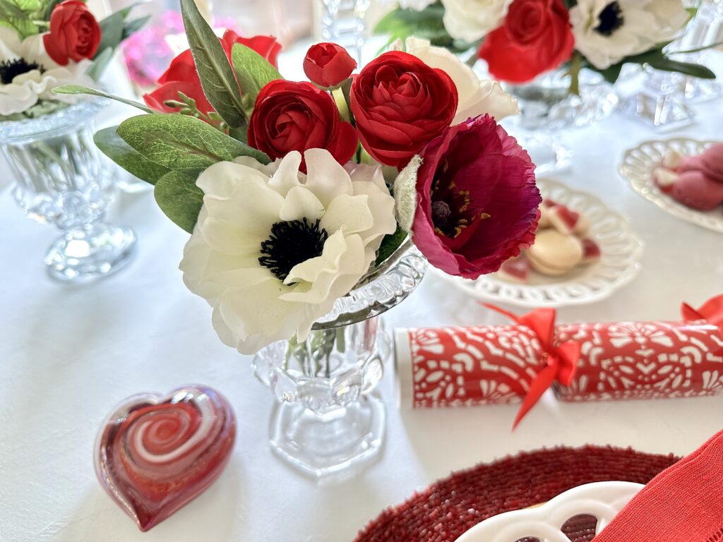 A Red and White Valentine’s Day Tablescape