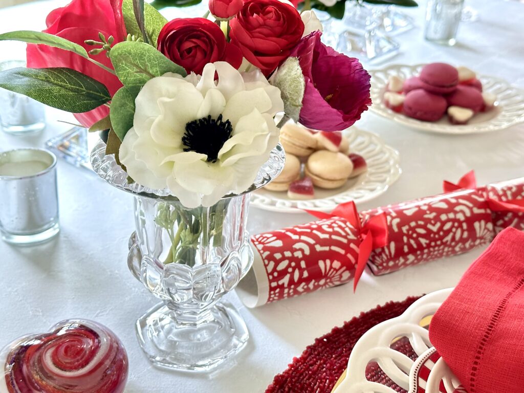 A Red and White Valentine’s Day Tablescape