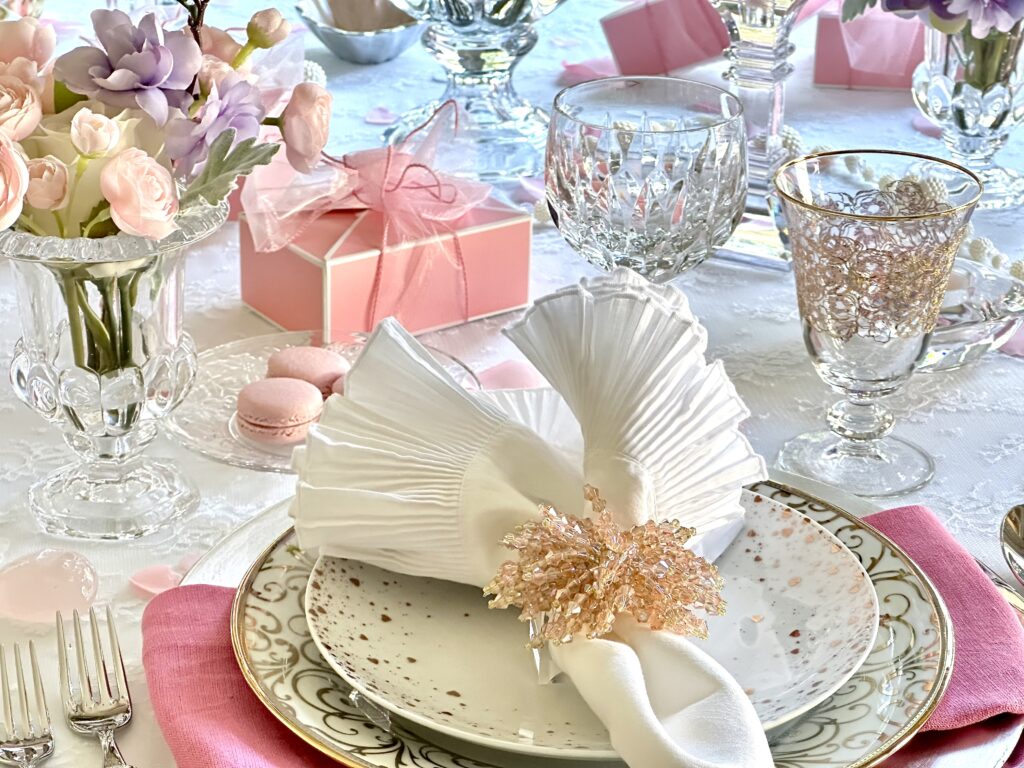 A Romantic Valentine’s Day Tablescape