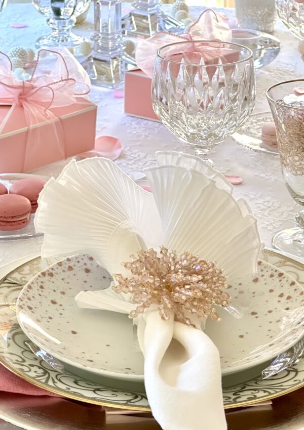 A Romantic Valentine’s Day Tablescape