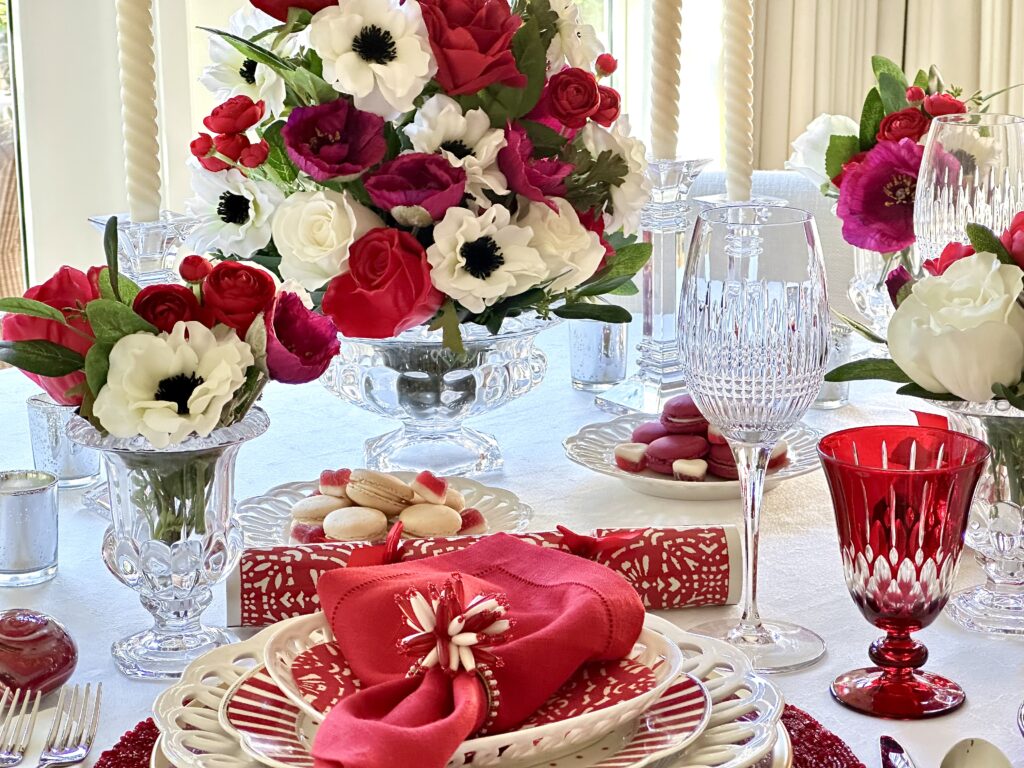 A Red and White Valentine’s Day Tablescape